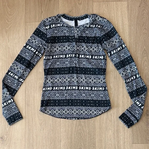 SKIMS LOGO PLUSH POINTELLE LONG SLEEVE HENLEY in ONYX FAIR ISLE sz. L - Picture 2 of 6